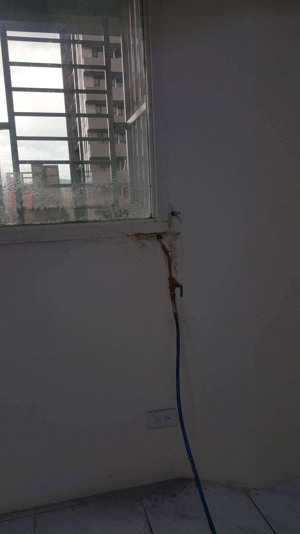 新北室內窗邊灌注防漏施工